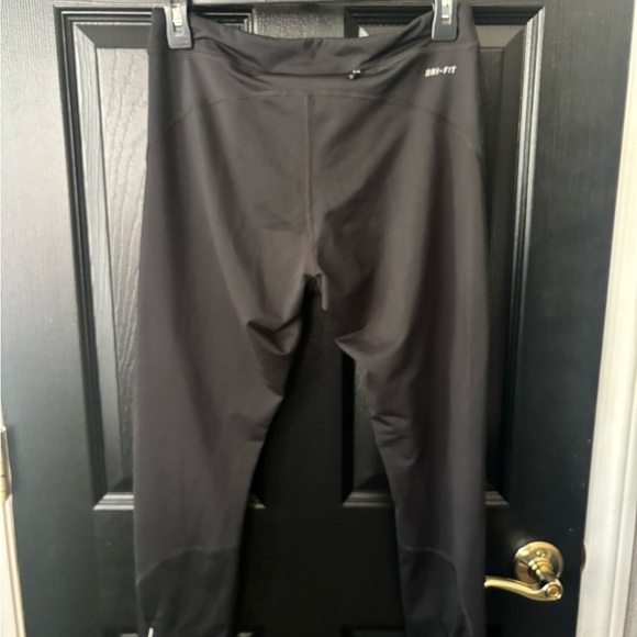 Nike Black Active Leggings with Ankle Zippers - Picture 5 of 7
